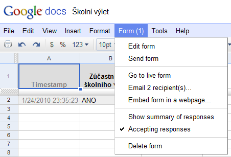 Pokud máte větší počet odpovědí, určitě využije možnost třídit data. Data každého sloupce je možno řadit stylem A -> Z. Tak si můžete například snadno seřadit všechny kladné odpovědi.