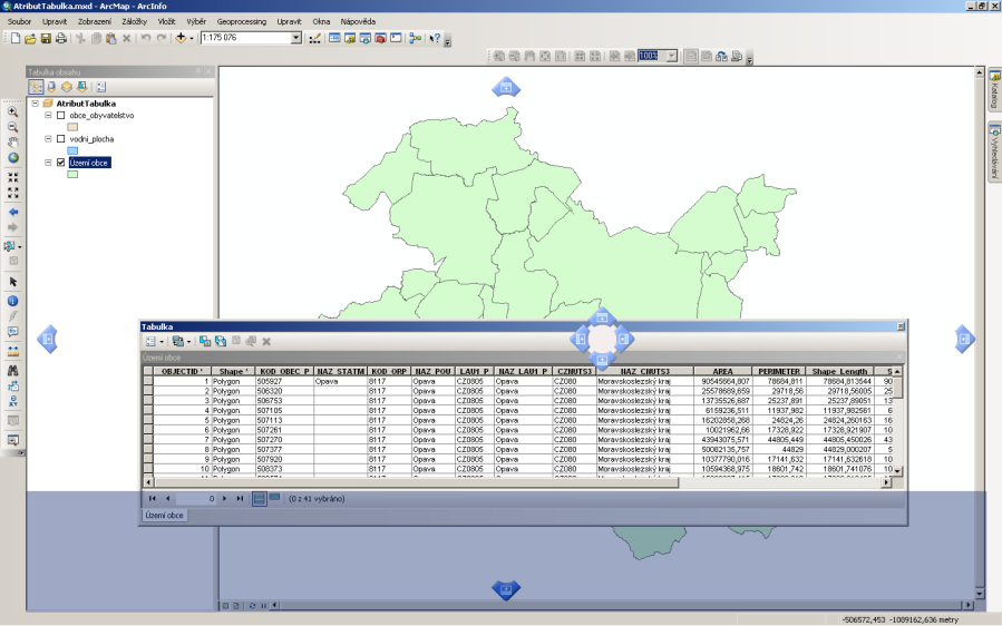 spodní části mapové aplikace. Obrázek 66: Ukotvení tabulky. Zdroj: ArcGIS Atributová tabulka se skládá z řádků (záznamů) a sloupců (polí).