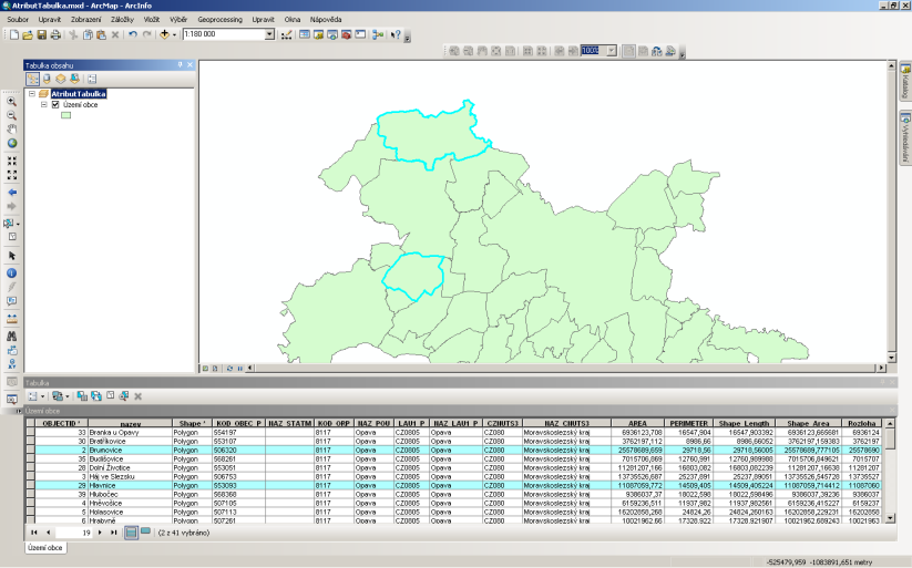 Obrázek 71: Výběr v atributové tabulce. Zdroj: ArcGIS Nyní si všimněte údajů uvedených ve spodní části okna atributové tabulky. Aktuálně je vybráno tlačítko Zobrazit všechny záznamy.