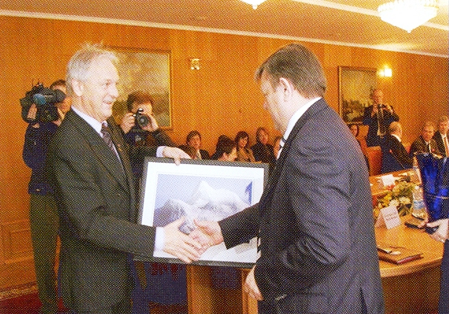 s Běloruskem a jeho regiony a úspěšně se realizuje Program spolupráce na období let 2006 2008 mezi těmito subjekty.