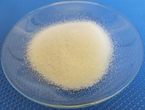 Kyselina stearová oktandekanová kyselina acidum stearicum bezbarvé měkké krystaly CH 3 (CH 2 ) 16 COOH vyskytuje se především jako ester glycerolu - triglycerid (tuky a oleje) Použití Obr.