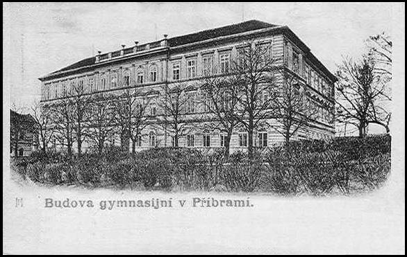 Příbramská zdravotnická škola sídlí v budově, která byla dostavěna v roce 1882 v historizujícím slohu, je z doby významného rozkvětu Příbrami, kdy se toto nevelké hornické město pod vedením