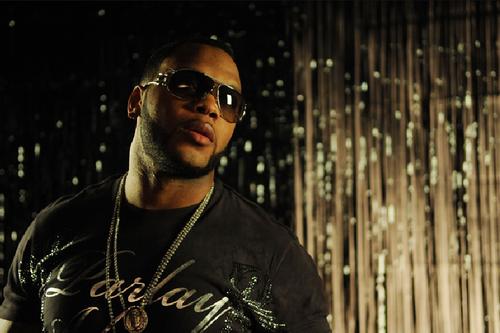 Flo Rida Tramar Dillard se narodil asi 16. prosinec 1979 v Carol City na Floridě. Tramar je spíše známý jako Flo Rida, je americký zpěvák a rapper.