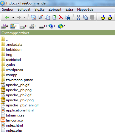 Obr. Složka /htdocs/ Problémy Při i po instalaci balíku XAMPP se mohou vyskytnout problémy. V případě nových verzí XAMPPu (od 1.8.