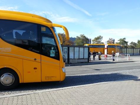 Dříve byla stavěna autobusová nádraží oddělená od ostatních dopravních uzlů ve městě, dnes se prosazuje vzájemná integrace těchto dopravních uzlů.