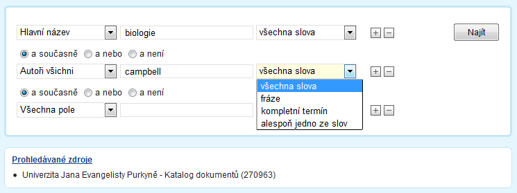 Rozdíl mezi jednoduchým a rozšířeným vyhledáváním je v tom, že jednoduché vyhledávání probíhá jen pomocí jednoho hesla v zadané oblasti a vyhledávání rozšířené může probíhat pomocí více hesel