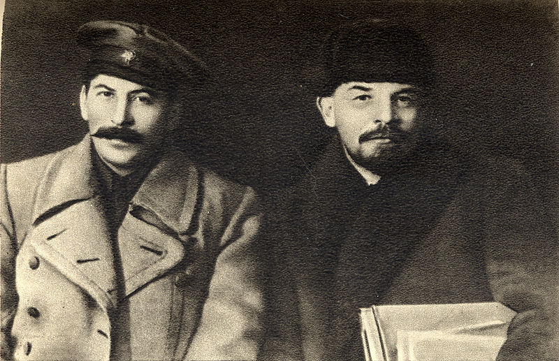 Sovětský svaz během občanské války rozšíření moci bolševiků po celé zemi v čele KS do ledna 1924 v čele strany i státu Lenin, poté nástupnický