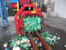 TŘÍDÍRNA SEPAROVANÉHO ODPADU RECYKLACE Celkem za PLAST : 2006 2007 2008 2009 svezené množství 11,0 t 20,0 t 17,1 t 22,3 t počet pytlů 4983 ks 6047 ks 6772 ks 7417 ks nevytříděný odpad 19,8 % 20,0 %