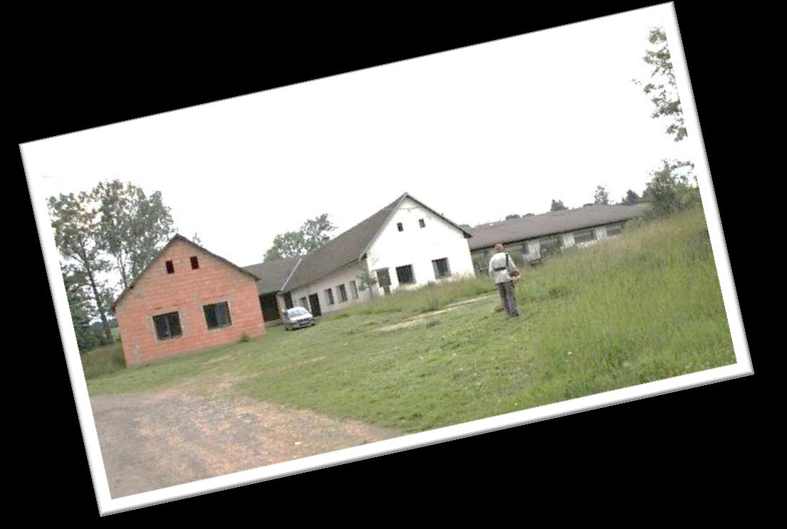 Na konci června jsme přebrali klíče od krásných prostor v obci Pravíkov nedaleko Pelhřimova a tím se začala psát historie prvního Parku studií a reflexe v České republice!