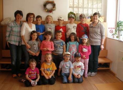 V této vesničce jsem praktikovala 2 týdny s pí uč. Monikou, z církevní školky z Prahy. Během pobytu jsem navštívila i další dvě mateř.školky. Byla to školička v Laatsch, kde nás provedla vedoucí paní učitelka Gerda.