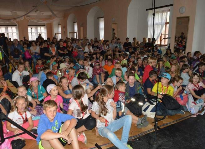 Ale stále doufám, že se obětavost a soudržnost týmu ještě více prohloubí a Hrášci budou do dalších her vstupovat jako jeden muž/žena. Další den a další hry.