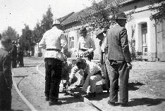 Historie Hlucké noviny 27 H LU Č T Í H A S I Č I Sto třicet let od svého založení oslavili v loňském roce dobrovolní hasiči v Hluku. Dovolte, abych se k tomuto výročí vrátila.