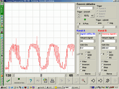 Diagnostika elektronických zařízení Obrázek 32 Modrý signál tlakových pulsací v sacím potrubí a červený signál zapalovacích impulsů Pozor, takový průběh signálu regulační lambda sondy není rušení a