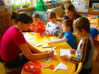 Třída MŠ7 třída pro děti s PAS úzce spolupracuje s SPC Olomouc a APLA Praha.