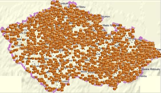 Člověk zabývající se geocachingem bývá označován slovem geocacher, česky též geokačer nebo prostě kačer.