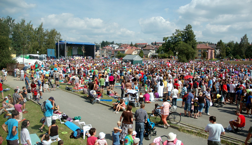 Celostátní setkání mládeže ve Žďáru nad Sázavou v roce 2012 a společně prožijí zajímavé odpoledne.