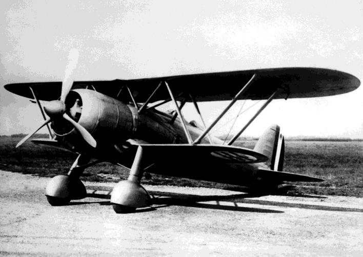 1939 do června 1940 odebralo 40 letounů a Švédsko v letech 1940 až 1941 72 letounů CR.42 s motory Bristol Mercury. Po vypuknutí války bojovala letadla nad jižní Francií, kde měla poměrně malé ztráty.
