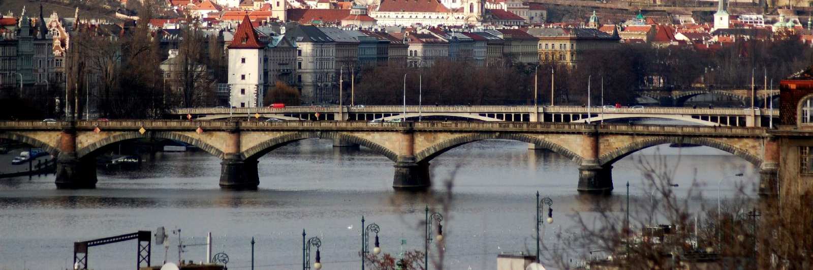 množstvím kupců a zboží. Praha - historické centrum Na Seznam světového kulturního dědictví UNESCO zapsáno v roce 1992. Praha je nejvýznamnější městskou památkovou rezervací u nás.