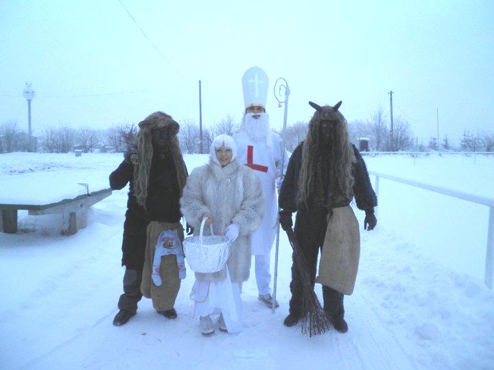 5/2010 ročník IX. VĚTRUŠÁK Větrušický zpravodaj zdarma Foto: Mikuláš, anděl a čerti ve Větrušicích (prosinec 2010) M DNI 23. 5.