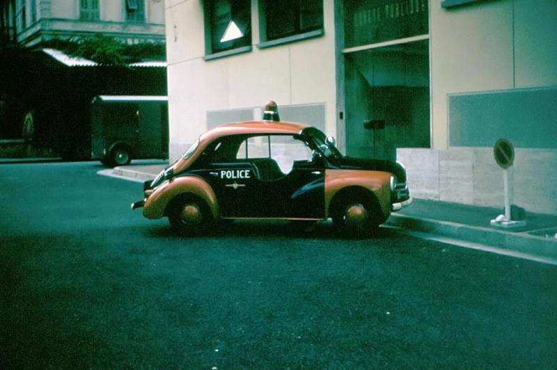 Citroën CX ani Alpine A310 nechyběly. Policejní odtahovka si poradila i s hydraulickým podvozkem Déeska.