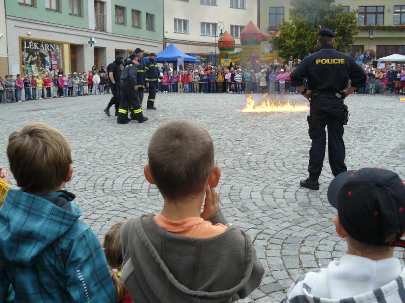 Xxxxxxxxxxxxx Den bez aut Názory žáků VI.D Hanka: Ve městě se konal Den bez aut. Byly tam různé soutěže, za které jsme dostali ceny, např. náramky, nálepky nebo propisky.