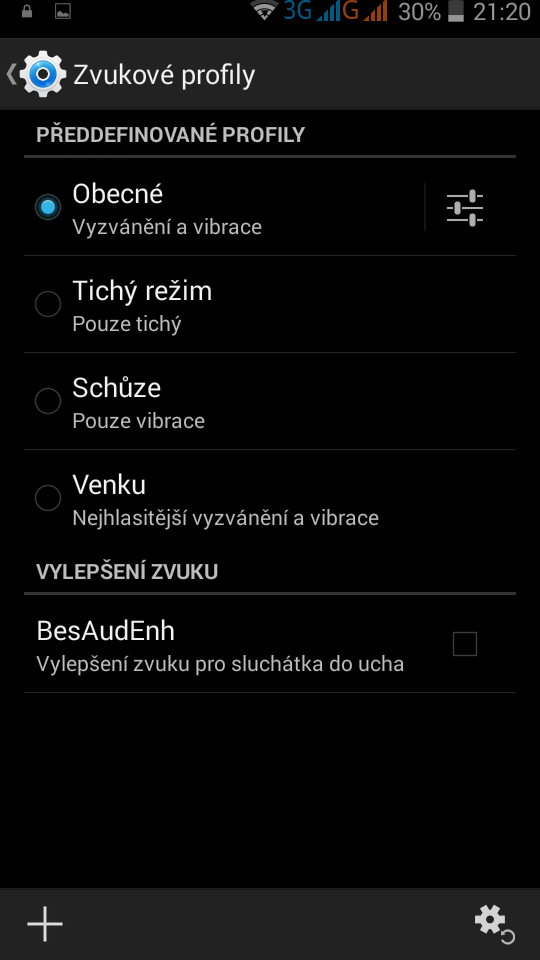 VLASTNÍ PROFILY. Po kliknutí na tlačítko nastavení, si nastavíte požadované chování telefonu. Kliknutím na tlačítko se všechny nastavené věci vyresetují/smažou.