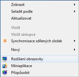 Rozlišení zobrazení na monitoru počítače můžeme změnit také tak, že pravým tlačítkem myši klepneme na Plochu monitoru,