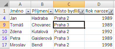 Otevře se dialogové okno, ve kterém bude v prvním poli prvního řádku vybráno srovnání je větší než. Do vedlejšího pole napíšeme hodnotu pro srovnání, v našem případě číslo 1980. Potvrdíme.