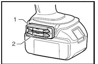 Turn the sleeve counterclockwise to open the chuck jaws. Place the bit in the chuck as far as it will go. Turn thesleeve clockwise to tighten the chuck.