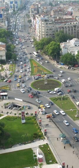 PŘEDSTAVENÍ SPOLEČNOSTI Vize & Mise Celosvětově chceme být první volbou v bezpečnosti silniční dopravy a inteligentních dopravních řídících systémech.