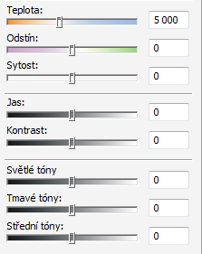 Použití ovládacích prvků pro korekci barev Po pouţití automatických ovládacích prvků můţete opravit barevný nádech obrázku.