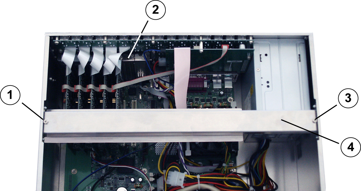 DiBos 8, SCSI Upgrade Kit 4 Rozšíření jednotek DiBos cs 5 Rozšíření jednotek DiBos Pro rozšíření jednotek DiBos je vyžadována volná patice PCI. 4.1 Příprava Před instalací adaptéru SCSI: 1.