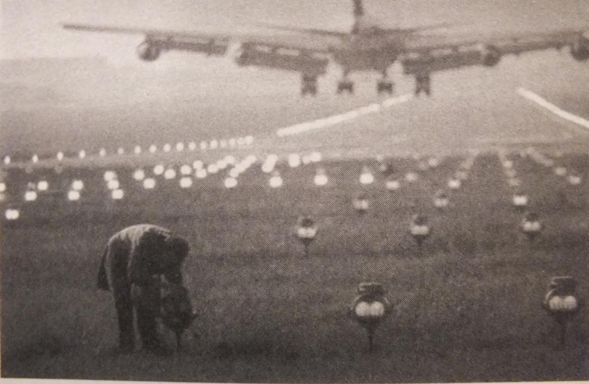 Př. č. 9: Jedno z letadel s československým zlatem startuje z Curychu v roce 1982.