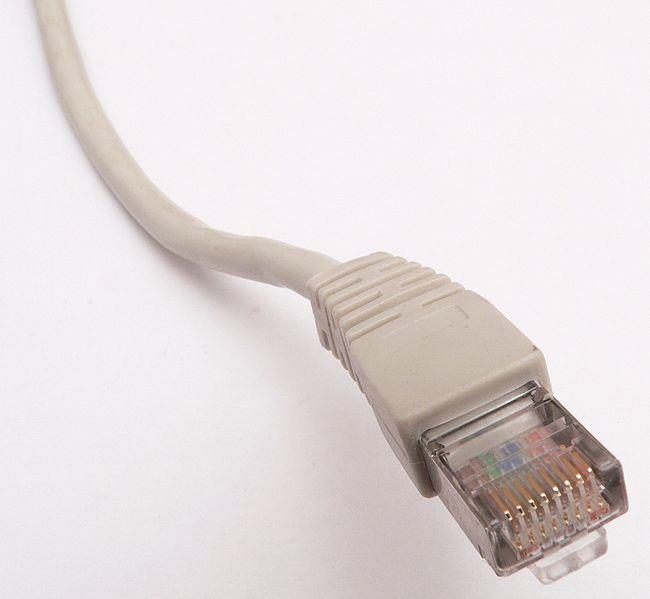Vybavení racku Rack musí být vybaven routerem, který zajistí překlad vnitřní adresy kotle na adresu veřejnou (jedinečnou a dostupnou z internetu).