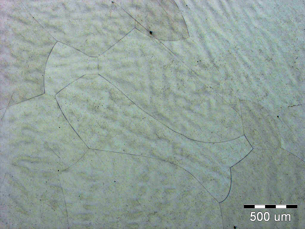 Hutnické listy č./00, roč. LXIII Fig. 3 Dendritic micro-structure of - sample after plasma melting. Obr. 3 Dendritická mikrostruktura - po plazmovém tavení. Fig. 4 SEM micro-graph of - sample after plasma melting.