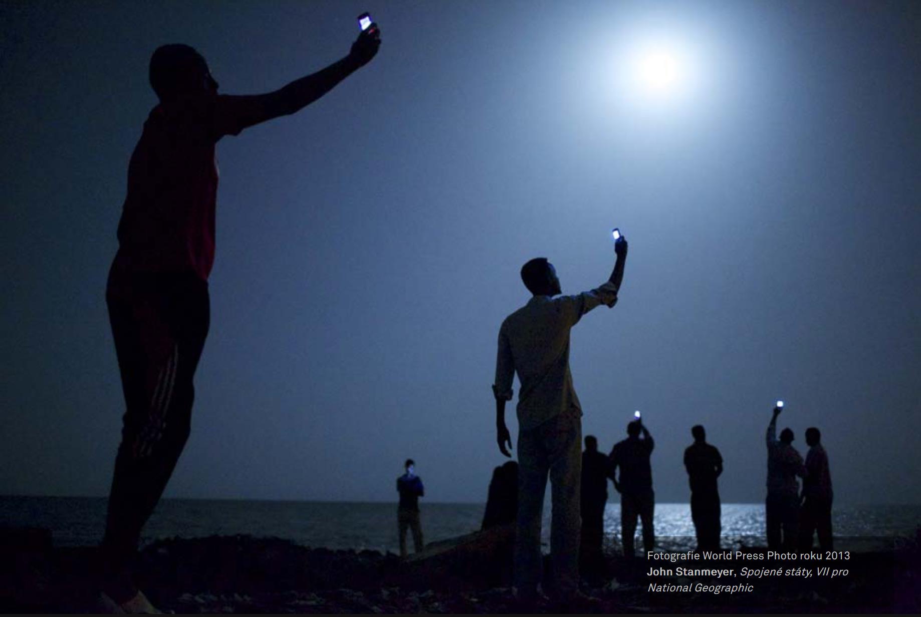 ZAŘÍZENÍ Absolutním vítězem World Press Foto 2014 se stal americký fotograf John Stanmeyer, který pracuje pro agenturu VII snímkem