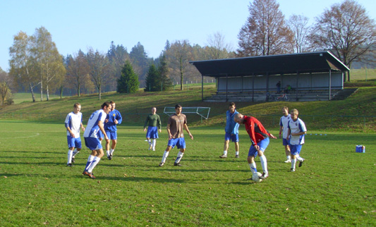 Fotbalové zprávy Ondřej Kudělka, FK Hodslavice Máme tady listopad a podzimní část letošní sezóny je již za námi. Nyní se spolu semnou podívejte, jak se vedlo všem našim týmům.