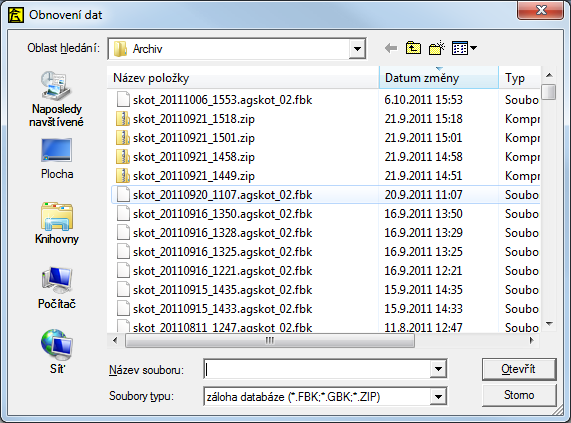 Při obnovení dat se zobrazí dialogové okno, ve kterém jsou vidět soubory se zálohami. Vyberte soubor se zálohou a potvrďte tlačítkem "Otevřít".