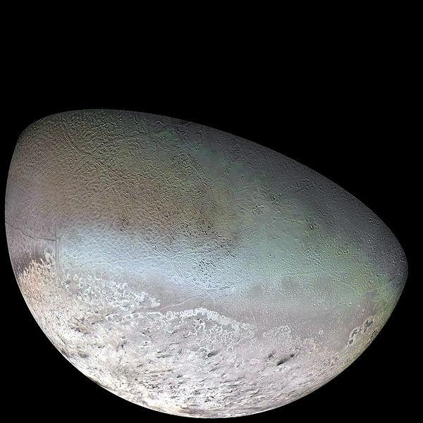 Triton na snímku americké sondy Voyager 2 Triton, Nereida Nereida Triton byl objeven 1846 britským astronomem W.