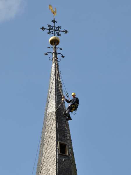 NIZOZEMSKO Monumentenwacht Nederland Založen r. 1973 jako nezisková organizace. Zaměstnává cca 150 osob na plný úvazek.