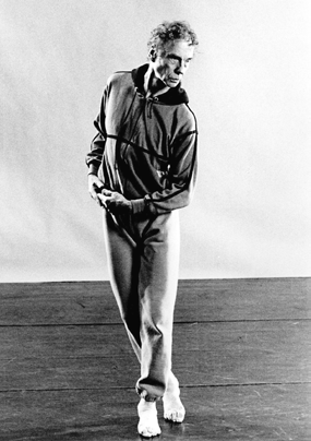 POCTA MERCE CUNNINGHAMOVI Cunninghamova díla hluboce ovlivnila avantgardu tanečního divadla Mercier Merce Philip Cunningham (1919-2009) byl americký tanečník a choreograf, který působil více než