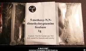 Dimethyltryptamin (DMT) je velmi silný, přírodně se vyskytující halucinogen produkovaný rostlinami a přítomný v stopovém množství i v lidském těle.