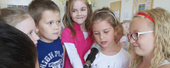 Narozeninový koncert se Standou Hložkem The Orange Tigers class enjoyed a very special birthday celebration this past month.