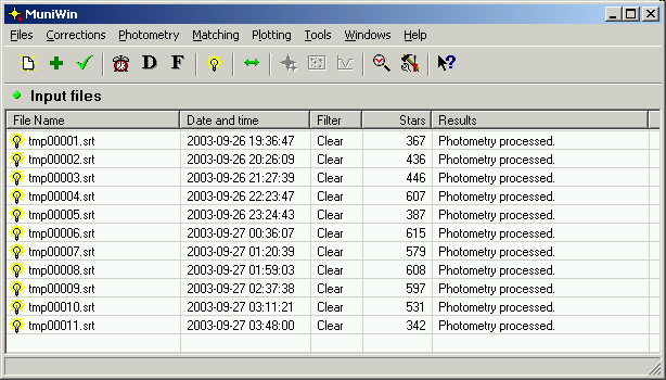 2.5. NABÍDKA PHOTOMETRY (FOTOMETRIE) 19 Označíte-li v seznamu souborů některou položku, v levé dolní části dialogového okna se zobrazí ukázka snímku včetně stručných informací.