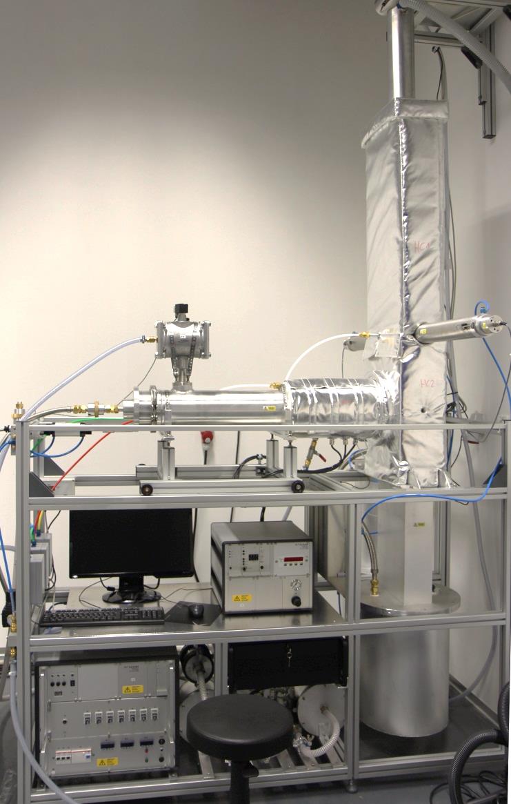Oddělení Nanotechnologií a informatiky Laboratoře: Laboratoř aplikací nanomateriálů Cíle: Technologie pro využití nanovlákenný materiálů, filtrace vzdušnin a kapalin, akustické materiály, bariérové