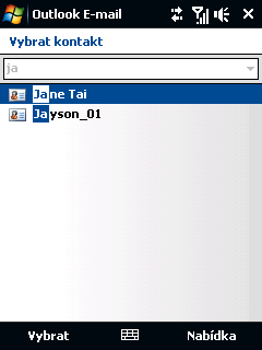 V seznamu výsledků hledání klepnutím vyberte požadovaný kontakt.