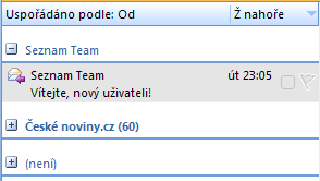 Pro zlepšení přehlednosti Outlook umožňuje snadné třídění zpráv. Třídit lze jakoukoliv složku, tedy jak přijaté zprávy, tak i třeba složku vyhledávání.