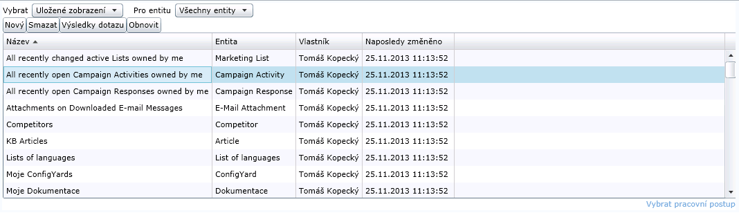 6. NÁVRH APLIKACE 6.2.1 Obrazovka pro výběr uloženého dotazu Když uživatel nezadá ID uloženého dotazu jako vstupní parametr, zobrazí se tato obrazovka hned po spuštění aplikace.