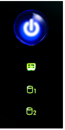 Tlačítko power trvale svítí modrou barvou Ikona SYS trvale svítí zelenou barvou po úspěšném startu. Ten trvá kolem 50 sekund.