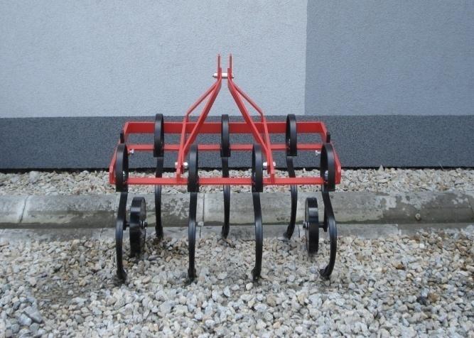 Půdní kultivátor 100cm 100 cm 80 kg 9 HP Kultivátor je určen pro traktory Kubota, Iseki, atd.